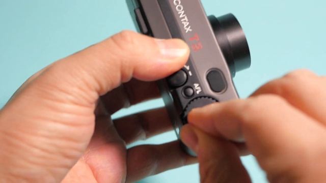 CONTAX T3!THE BEST POINT&SHOOT CAMERA ?CARL ZEISS SONNAR 2.8/35MM BEST LENS EVER? смотреть онлайн