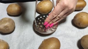ЗАПЕЧЕННЫЙ РАЗДАВЛЕННЫЙ КАРТОФЕЛЬ В ДУХОВКЕ С АРОМАТНОЙ ЗАПРАКОЙ