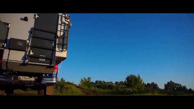 Жилой модуль на базе Toyota Hilux 8th смотреть онлайн