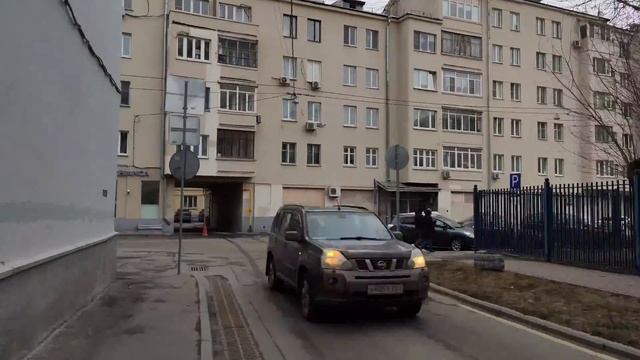 Прогулка по дворикам Колхозной © 2020 смотреть онлайн