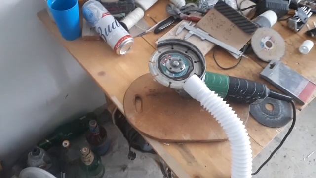 Резать стену болгаркой без пыли смотреть онлайн