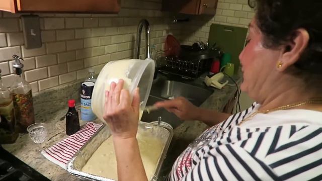 Angelo's Mom Makes Banana Cake смотреть онлайн