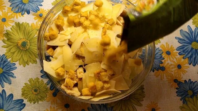 Как сделать салат цезарь с индейкой и соус для салата цезарь. смотреть онлайн