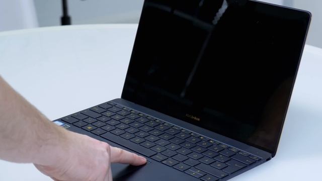 Das perfekte Ultrabook? // Asus Zenbook 3 - TURN ON Tech смотреть онлайн
