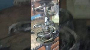 стяжка пружин из домкрата.