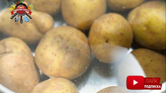 Половина ложки - и картофель в мундире точно не разварится: что положить в кастрюлю! смотреть онлайн