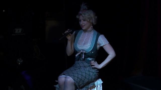 Кабаре-бал "Безумная лошадь" - Китти Орлова – Пой, пой, пой (Sing, sing, sing) смотреть онлайн
