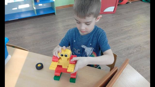 ЛЕГО - ТЕХНОЛОГИЯ и СЛУШАНИЕ МУЗЫКИ смотреть онлайн