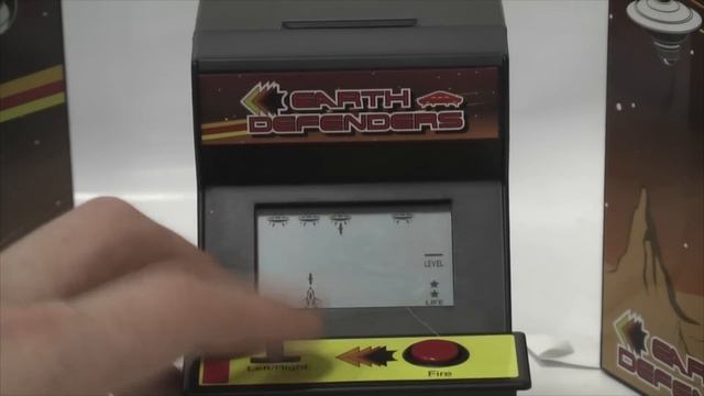 Интерактивная копилка Earth Defender смотреть онлайн