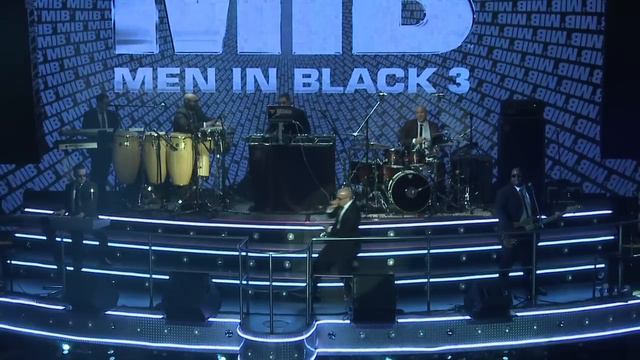 PITBULL "Back In Time" - MIB3 Theme Song смотреть онлайн