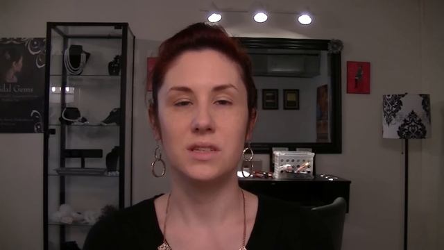 HOW TO APPLY FOUNDATION WITH A BEAUTY BLENDER STYLE SPONGE