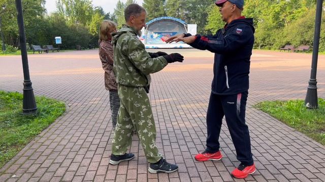 Ицюань (968) Фуань в Дань Туйшоу / Детали проработки усилий с партнёром (2-й уровень) смотреть онлайн