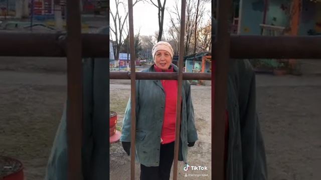 Работать уборщиком не просто, это большой труд? смотреть онлайн