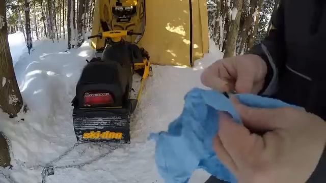 Having trouble starting a flooded snowmobile. Try this. смотреть онлайн