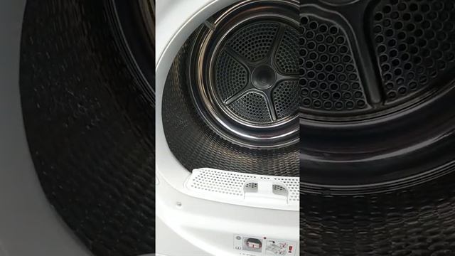 Сушильна машина с тепловым насосом Бош BOSCH WTY 88703 8кг А+++ смотреть онлайн
