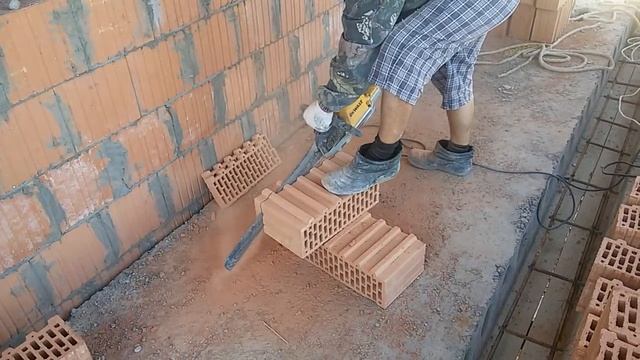Как пилить керамические поризованные блоки смотреть онлайн