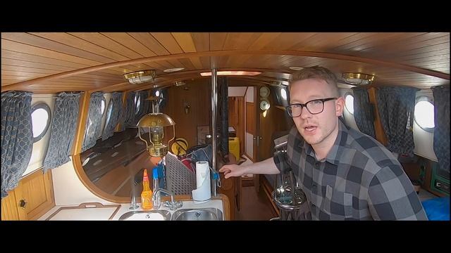 Meeting the Seller, and a First Night Aboard - Episode 2 смотреть онлайн