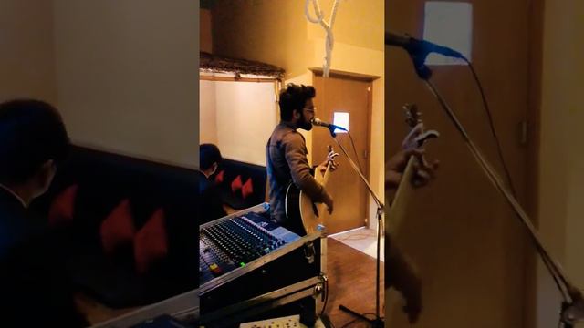 Na Tum Jano Na Hum live (guitar cover) смотреть онлайн