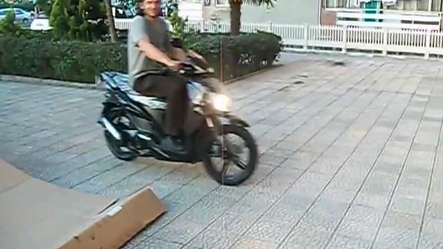 Sym Symphony 125 SR ile kısa bir tur смотреть онлайн