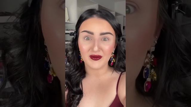 The new @REVOLUTION 5D LASH POW mascara makes my lashes look BEAUTIFUL ? AD #MakeupRevolution #Revo смотреть онлайн