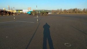 Категория Е . Заезд задним ходом в гараж.