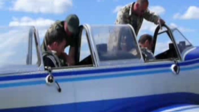 Молодые ахтырчане испытали себя в первом полете на Як-52 смотреть онлайн