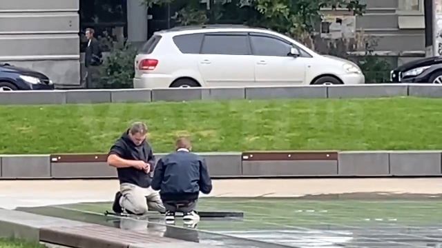 Фонтан на Арсенальной снова сломался смотреть онлайн