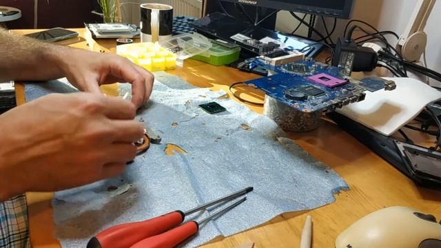 Compaq Presario CQ56 - Disassembly, Cleaning, CPU Upgrade, Thermal paste replaced смотреть онлайн