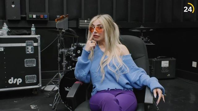 69 Questions with Ava Max | Grindr смотреть онлайн