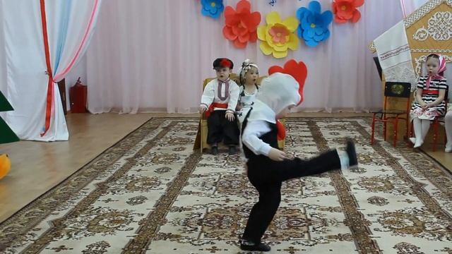 Утренник во младшей группе на 8 марта «С женским Днём Вас, поздравляем!» смотреть онлайн