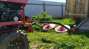 Мототрак МТ-100 с роторной косилкой.