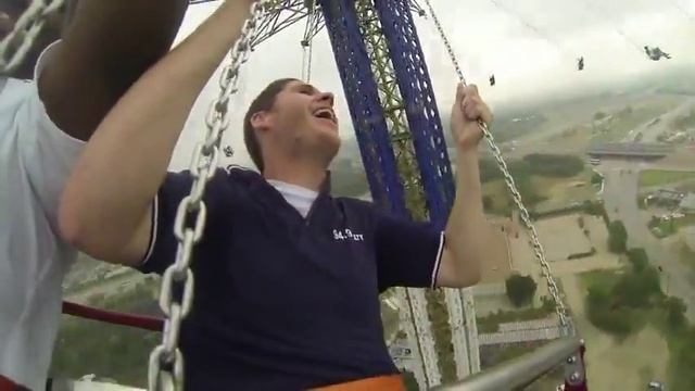 САМАЯ ВЫСОКАЯ КАРУСЕЛЬ В МИРЕ! смотреть онлайн