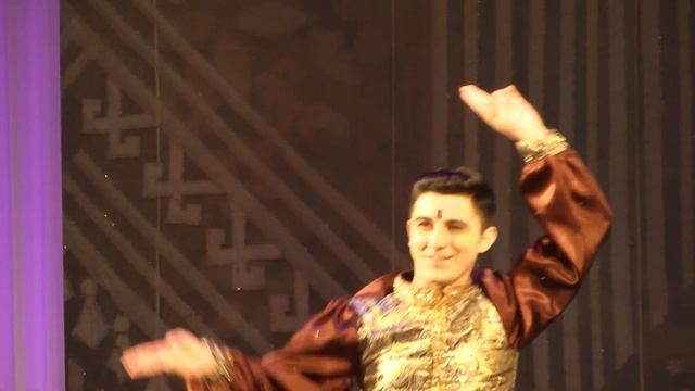 ИНДИЙСКИЙ ТАНЕЦ "ОХ, УЖ ЭТИ ДЕВУШКИ!" смотреть онлайн