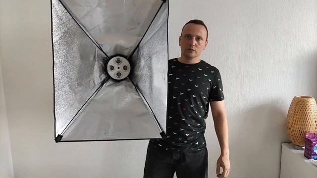Софтбокс на четыре лампы с Алиэкспресс 50х70 см. Обзор, сборка, установка ламп