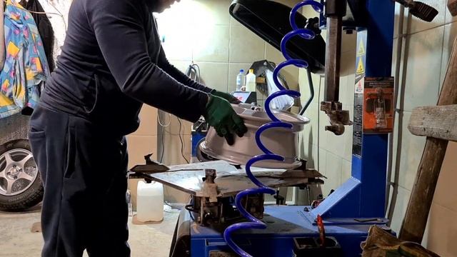 Залил лавр в бак,переобул в зиму и как проверить подсос на машине ☝️ смотреть онлайн