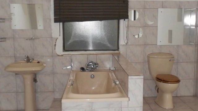 3.0 Bedroom House For Sale in Protea Park, Rustenburg, South Africa for ZAR R 1 466 000 смотреть онлайн