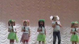 Дети выступают на сцене_1 (24-04-10)