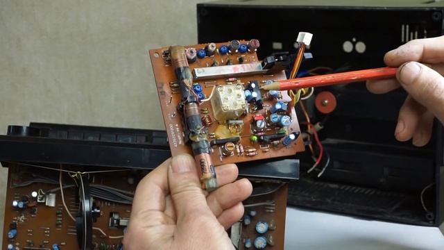 Тех. уголок Винтика и Шпунтика. Fisher PH-702K, перестройка тюнера на 88-108 МГц смотреть онлайн