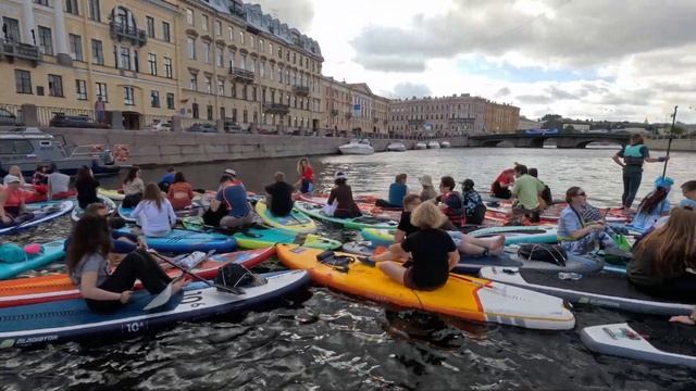 ФОНТАНКА SUP 2023! Самый большой в МИРЕ фестиваль сап-сёрфинга. Самый большой сапборд. смотреть онлайн