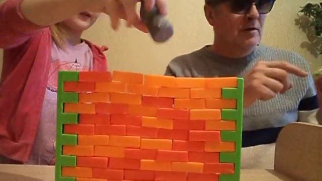 Игра - Котёнок на стройке! Играем весело!/ Play the game/// МАША СУПЕР! смотреть онлайн