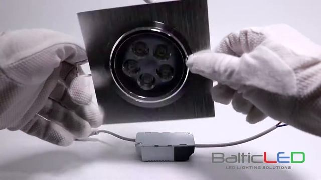 5W LED GRIESTU GAISMEKLIS IEBUVEJAMS METALA RAMIS GROZAMS KVADRATS 350lm SILTI BALTA GAISMA 3000K смотреть онлайн