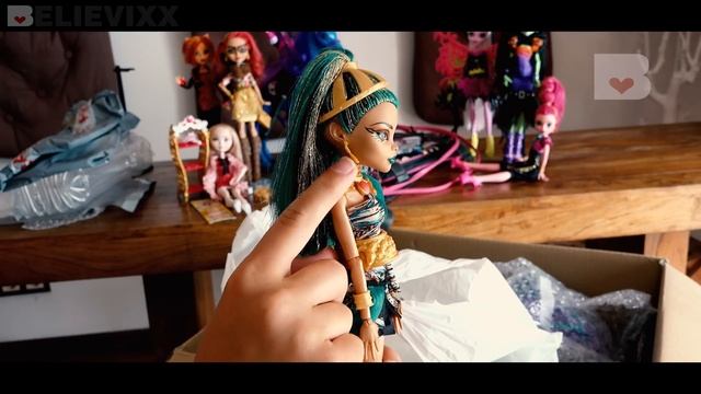 Распаковка посылки с ГРЯЗНЫМИ и КРИВЫМИ куклами Монстер Хай и Эвер Афтер Хай из Америки Monster Hig
