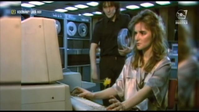 Universe - W perły zmienić deszcz (teledysk KMP) смотреть онлайн