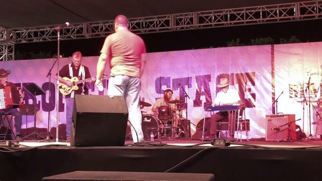 Rock'n'Rollin', Postage Due Band + Richard Noel Digital Accordion смотреть онлайн