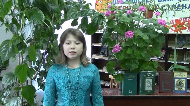 Страна читающая — Анастасия Мыльникова читает произведение «Август - астры...» М. И. Цветаевой смотреть онлайн