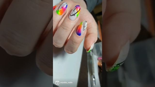 яркий маникюр молочный маникюр миндальные длинные ногти паутинка градиент смотреть онлайн