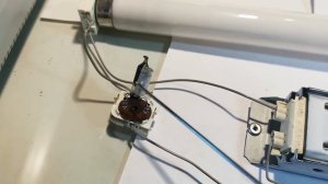 Как работает люминисцентный светильник.Зачем там нужен дроссель и конденсатор