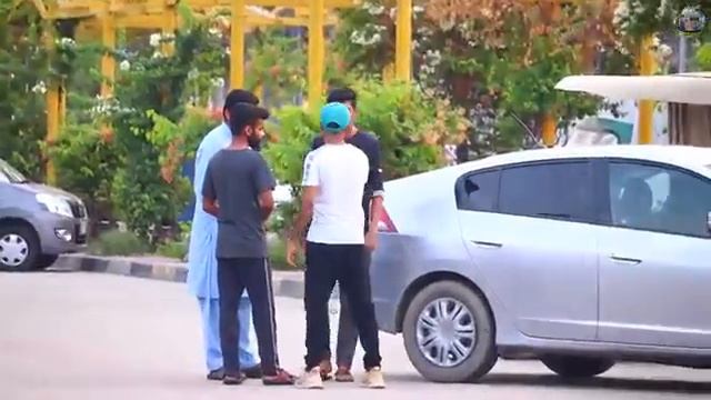 Dancing with strangers on dhol (let,s nacho) prank react video of pakistan смотреть онлайн