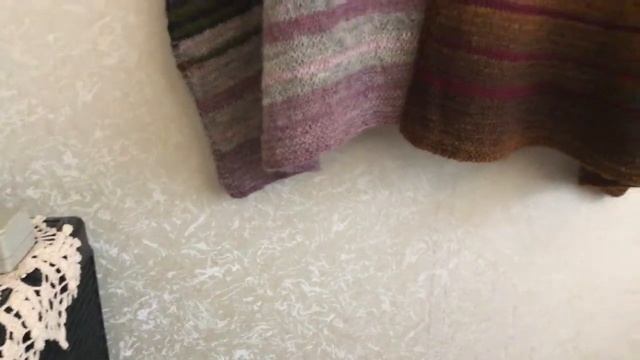 Шарф - палантин спицами из остатков пряжи