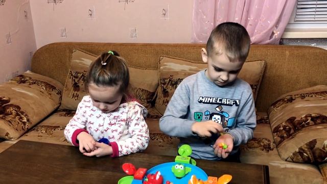 Веселая игра безумные лягушки FROGS FRENZY смотреть онлайн